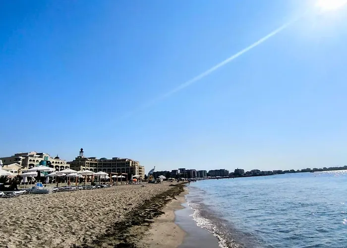 Апартаменты Luxurious With Sea View