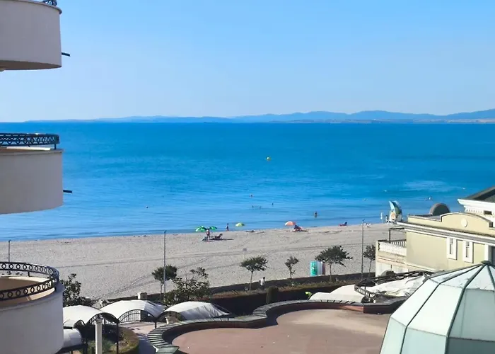 Апартаменты Luxurious With Sea View *