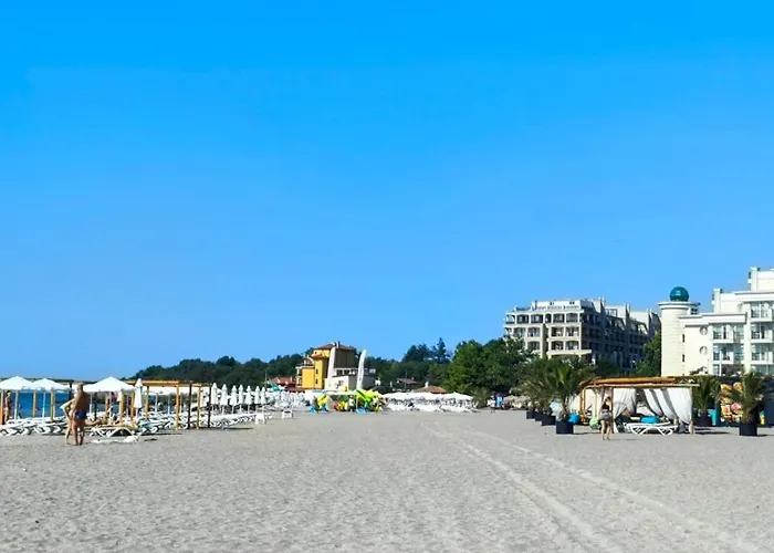 Апартаменты Luxurious With Sea View Поморие