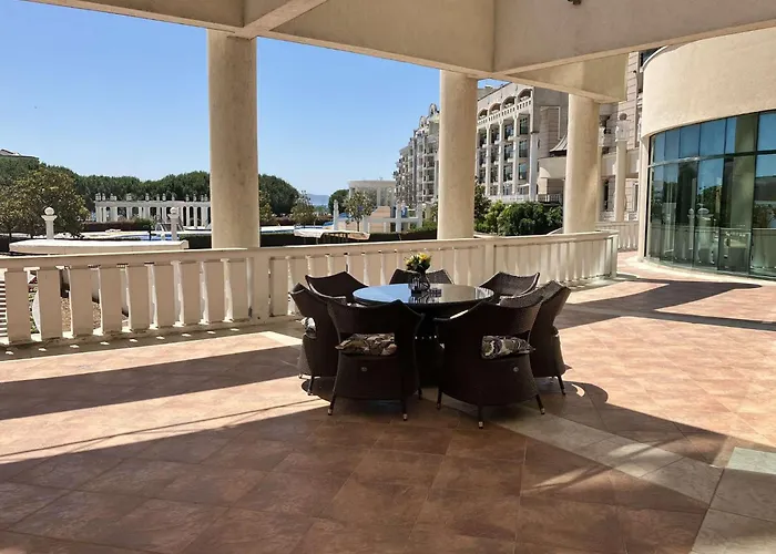 Luxurious With Sea View Апартаменты *