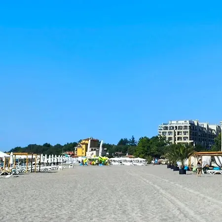 דירה Luxurious With Sea View פומורי