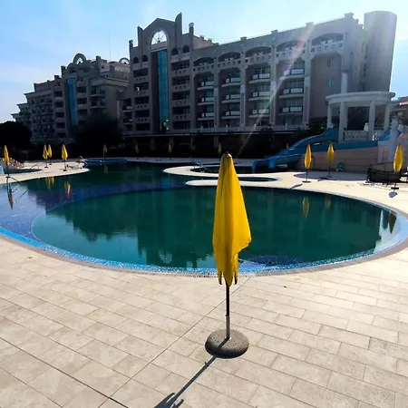 Family Luxurious With Sea View Apartament